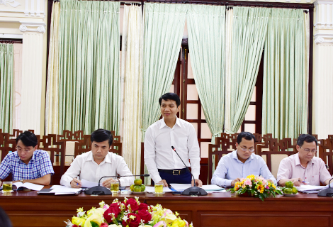 Đồng chí Nguyễn Ngọc Lương, Bí thư BCH Trung ương Đoàn (đứng) phát biểu tại buổi làm việc